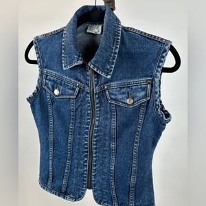 Jordache fitted denim vest. Sz small